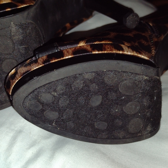 Carlos Santana “Chica” Leopard Print Heels Size 7.5 - Picture 3 of 6